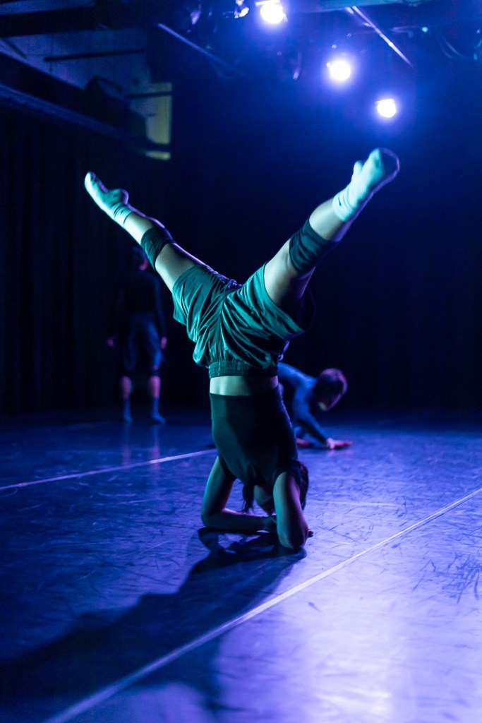 dancer in handstand split